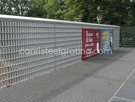 Galvanized steel grating used as fence