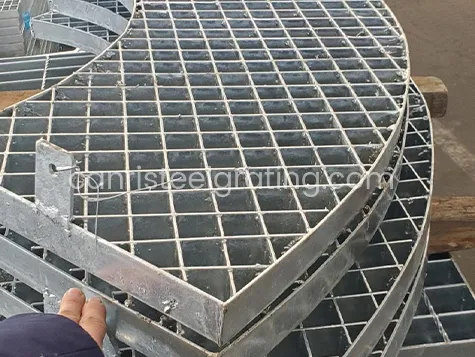 Type 1: arc-shaped steel grating