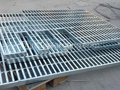 Type 3: irregular steel grating