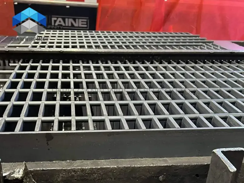Heavy Duty Steel Grating