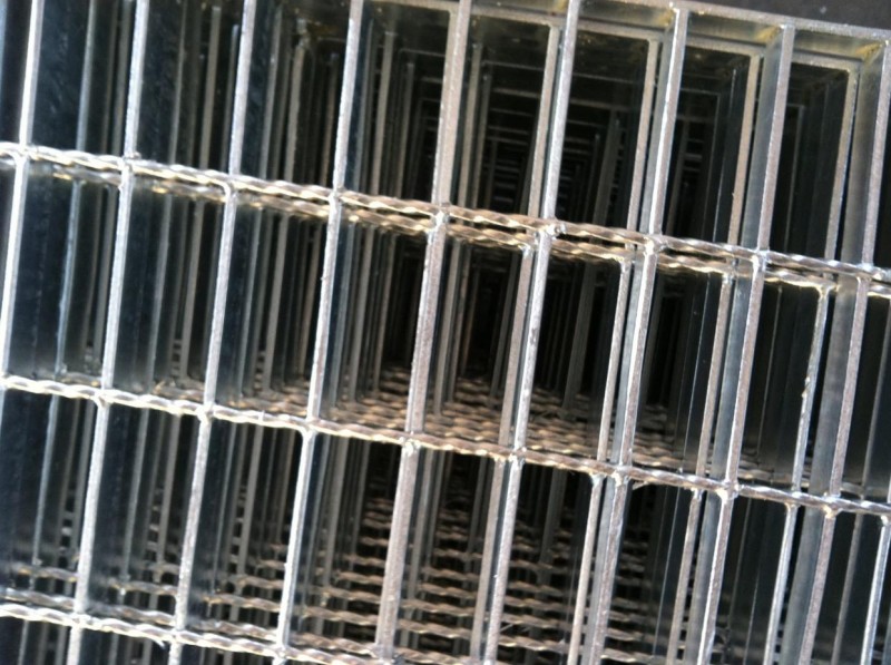 The Difference Between Pressure-Welded Steel Gratings and Manual-Welded Steel Gratings